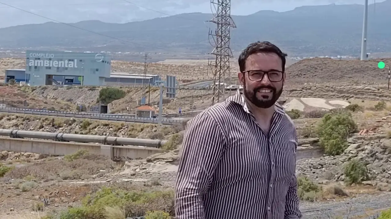 El presidente de NC-BC Arico, Pedro Jonay D&iacute;az, alerta de que se entierran residuos sin seleccionar en el complejo ambiental de Tenerife