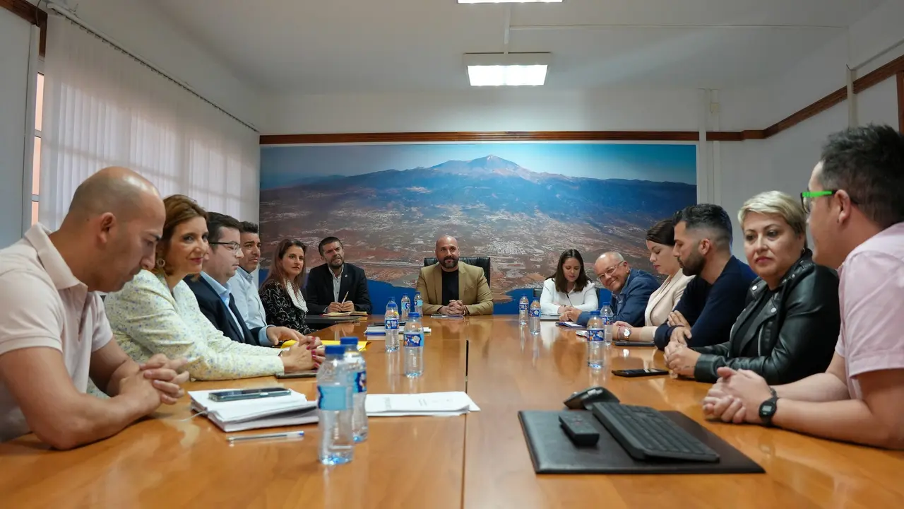 Reuni&oacute;n rector 1