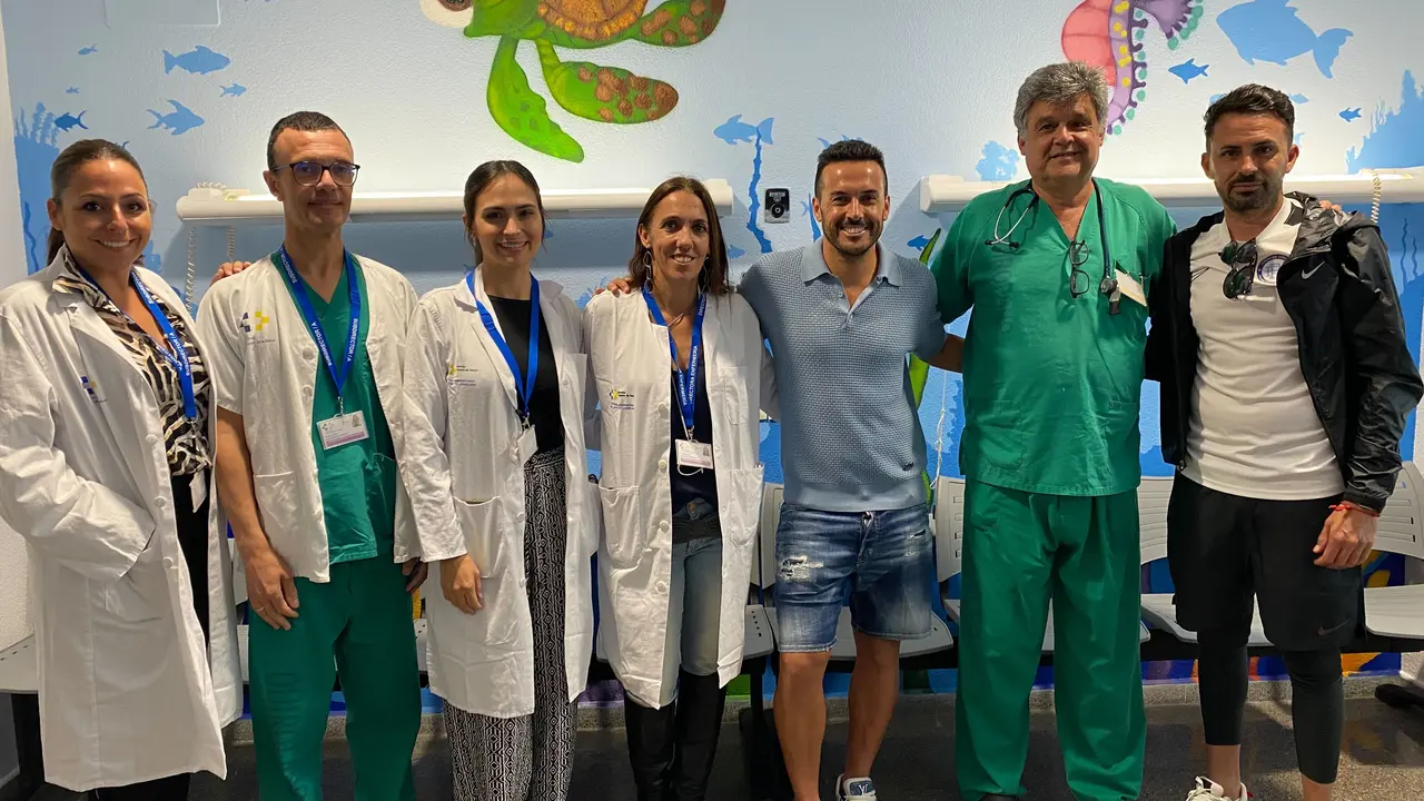 Parte de la direcci&Atilde;&sup3;n gerencia del hospital junto a Pedro Rodr&Atilde;&shy;guez