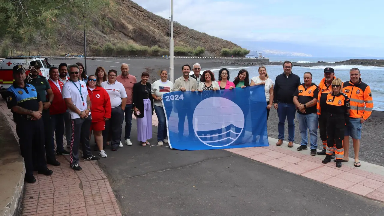3_ BANDERA AZUL