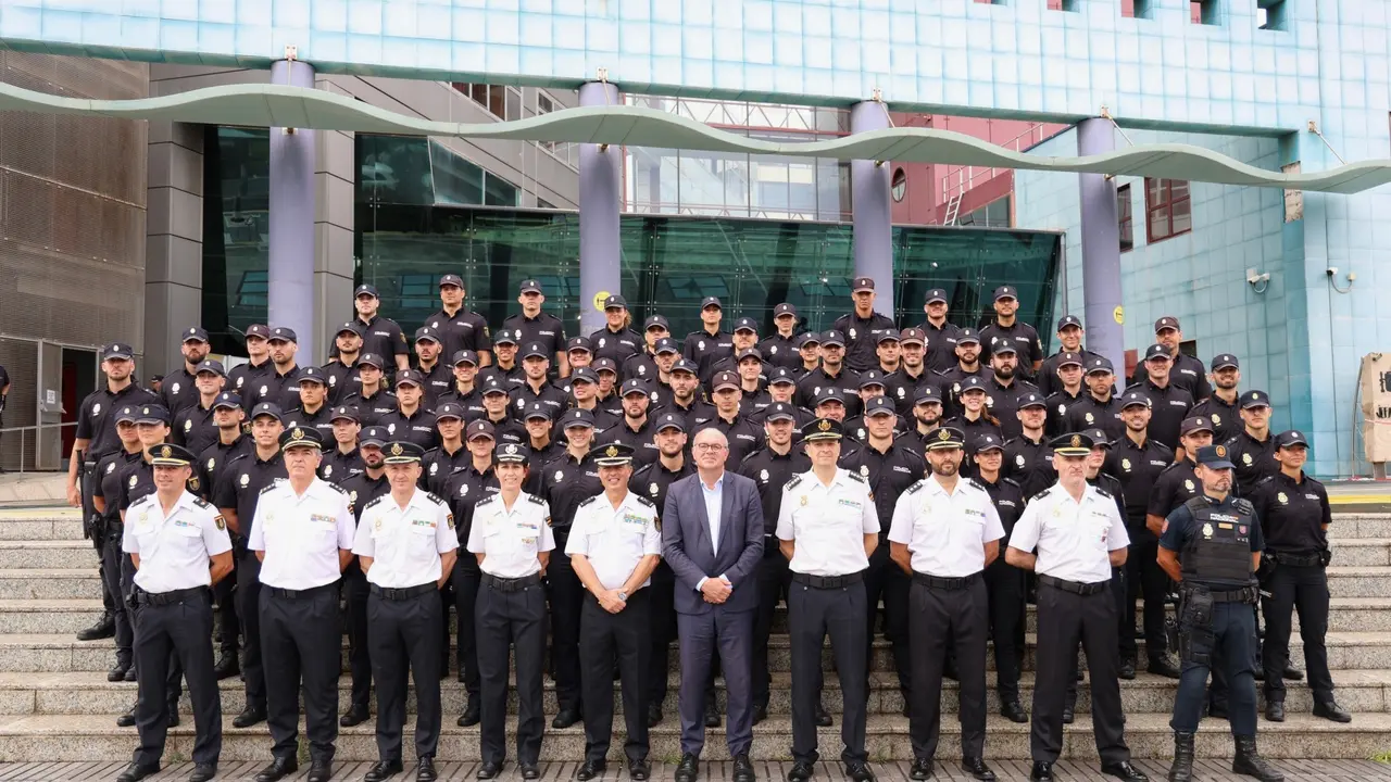 2 POLIC&Iacute;A NACIONAL