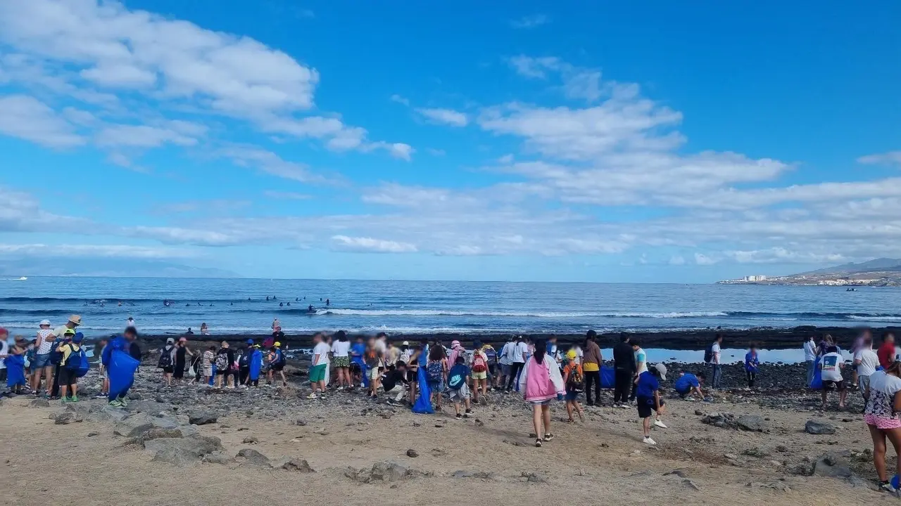 ARONA EDUCACI&Oacute;N NI&Ntilde;OS Playa limpieza (1)