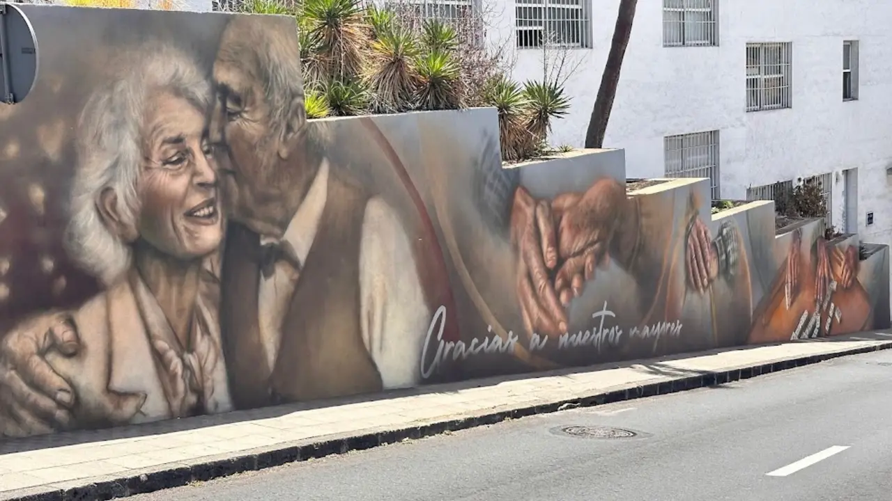 Detalle del mural urbano dedicado a nuestros mayores en Santa Cruz de La palma(1)
