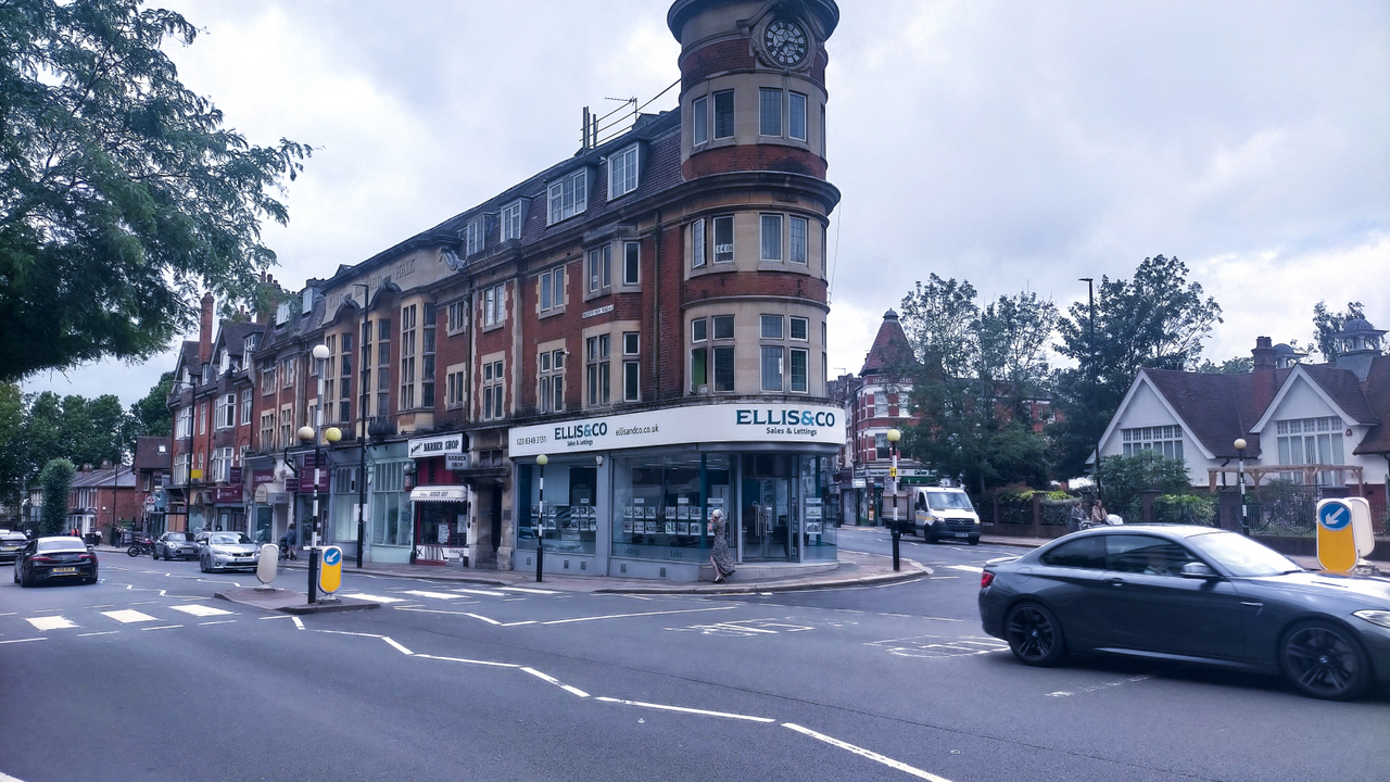 Finchley Central 648(1)