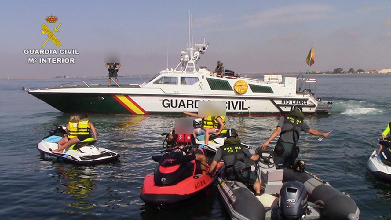 16/06/2018 La Guardia Civil ha puesto en macha sendas campa&radic;&plusmn;as de control de embarcaciones deportivas, de recreo y de control de motos n&radic;&deg;uticas, que se prolongar&radic;&deg;n hasta el pr&radic;&ge;ximo 15 de septiembre.
POLITICA COMUNIDAD VALENCIANA ESPA&radic;&euml;A EUROPA ALICANTE SOCIEDAD
GUARDIA CIVIL
