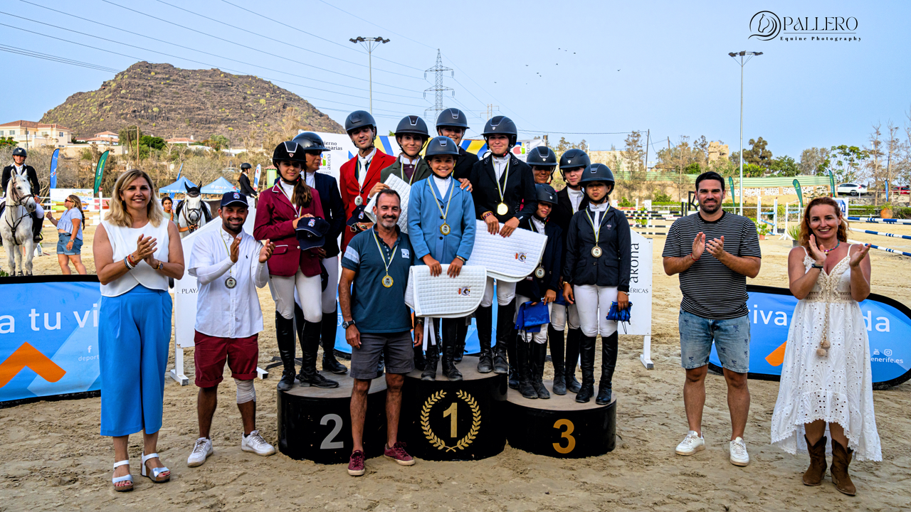 ENTREGA PREMIOS CAMPEONATO DE CANARIAS DE SALTO 2024 CON LA PRESENCIA DE YOLANDA MOLINE, NOEMI CARRERAS Y LUIS SIERRA(1)
