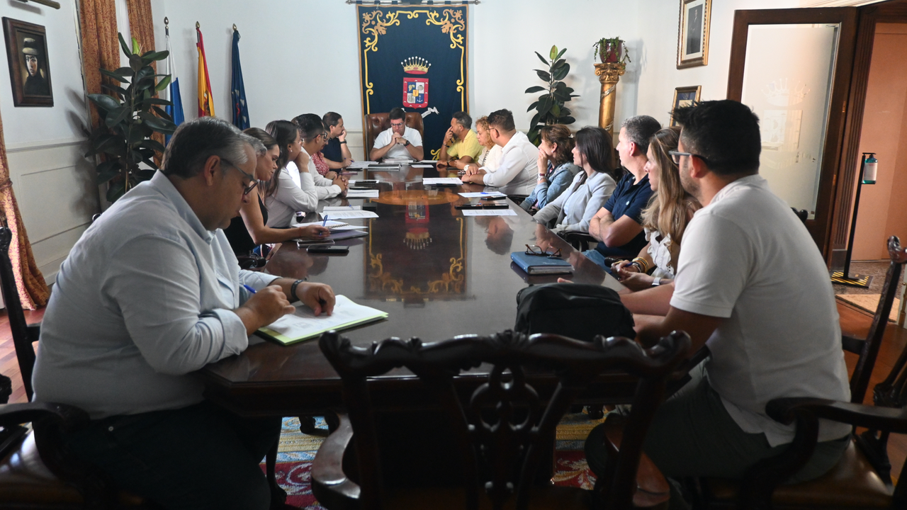 Reuni&oacute;n La empresa p&uacute;blica Santiago del Teide Gesti&oacute;n SL