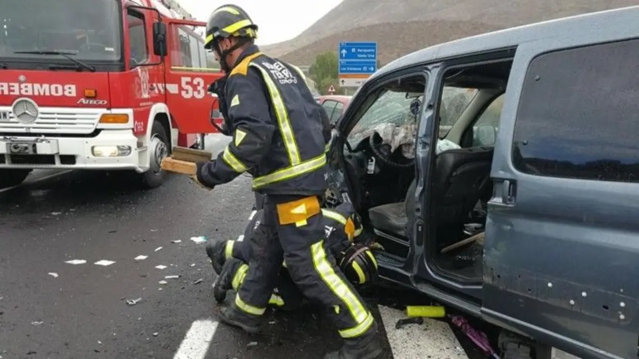 Accidente-en-la-TF-66-Guaza-3-200218 vale