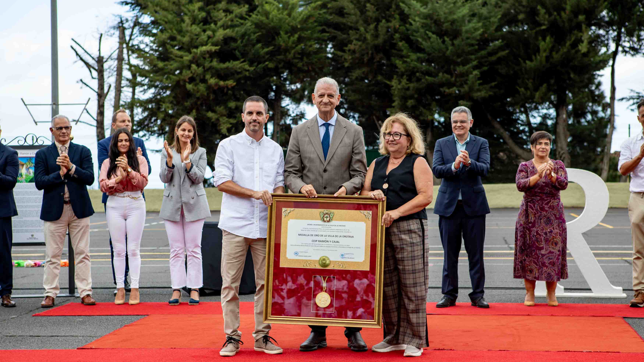 Medalla de Oro CEIP Ram&oacute;n y Cajal -6(1)