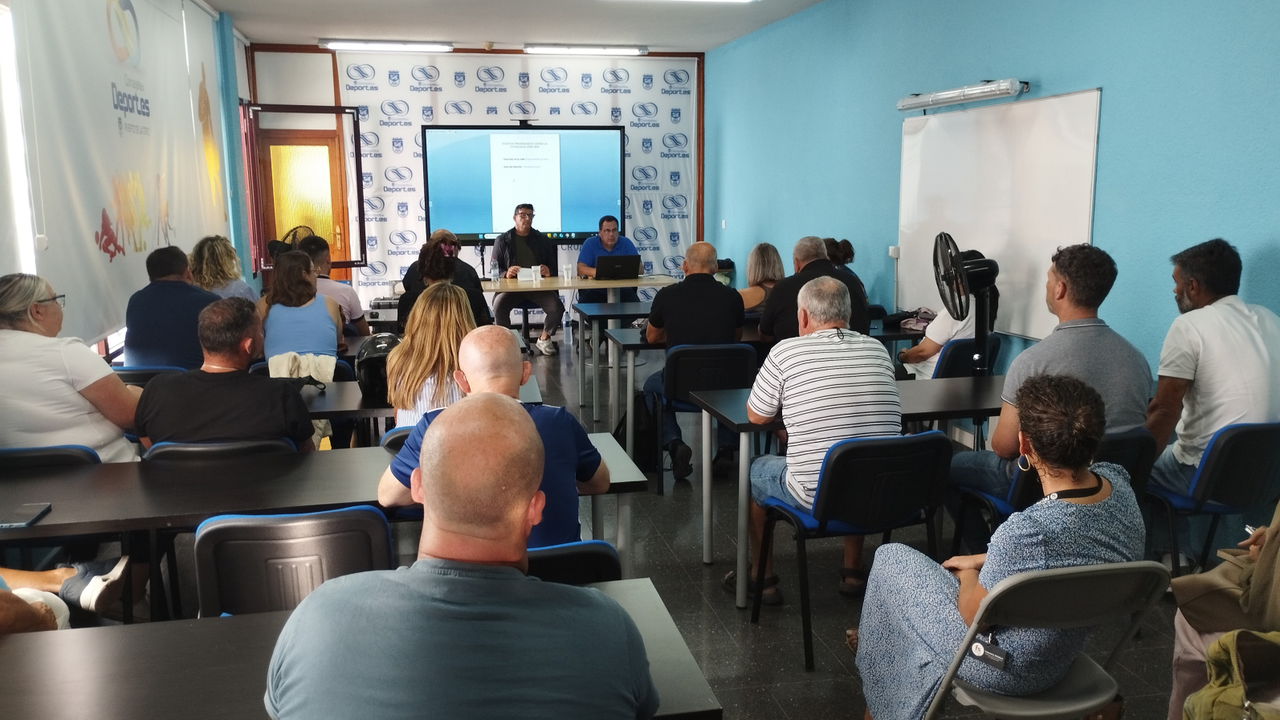 Celebraci&oacute;n del Foro del Deporte de Puerto de la Cruz en el pabell&oacute;n Miguel &Aacute;ngel D&iacute;az Molina(I)(1)
