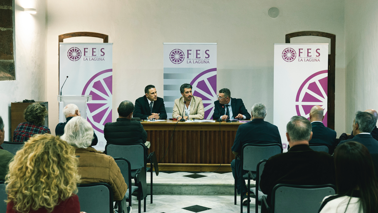 Archivo, constituci&oacute;n del Foro Econ&oacute;mico y Social de La Laguna(1)