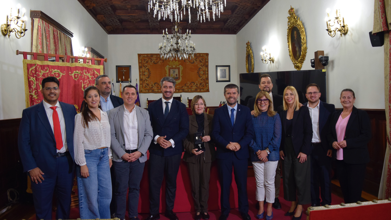 Maisa Navarro recibe la llave de la ciudad de La Laguna