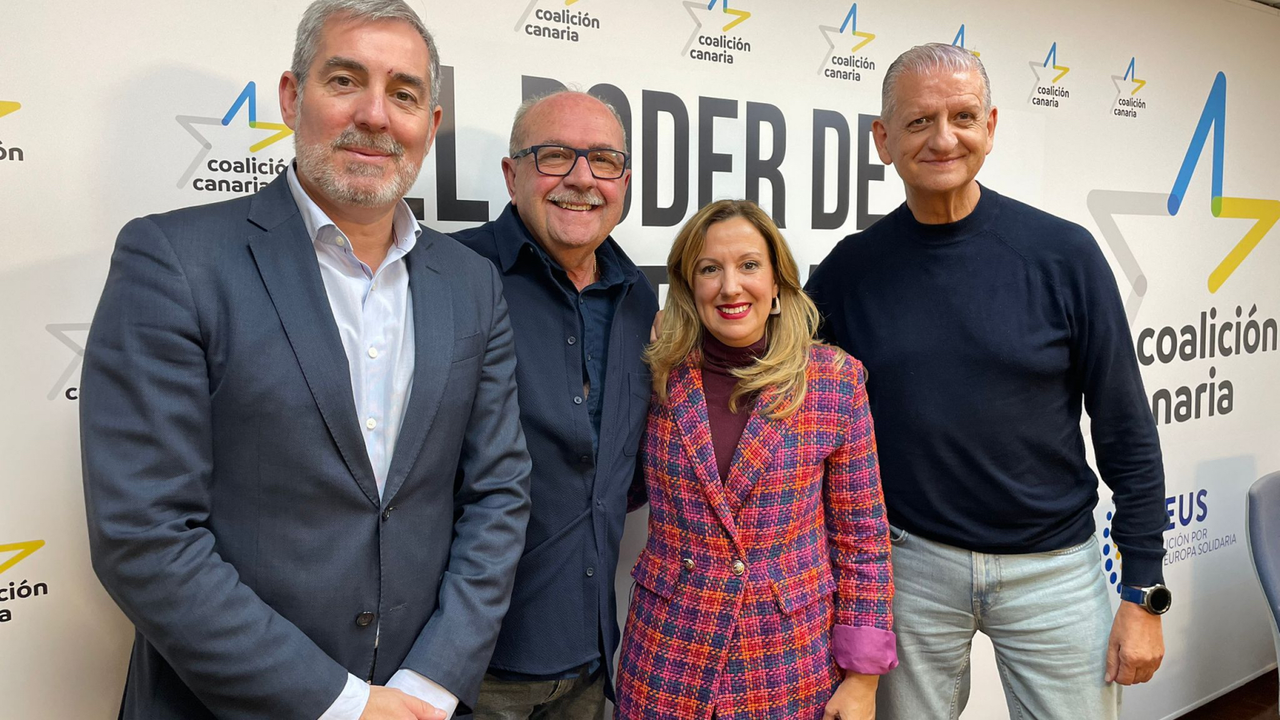Fregel con Linares, D&aacute;vila y Clavijo
