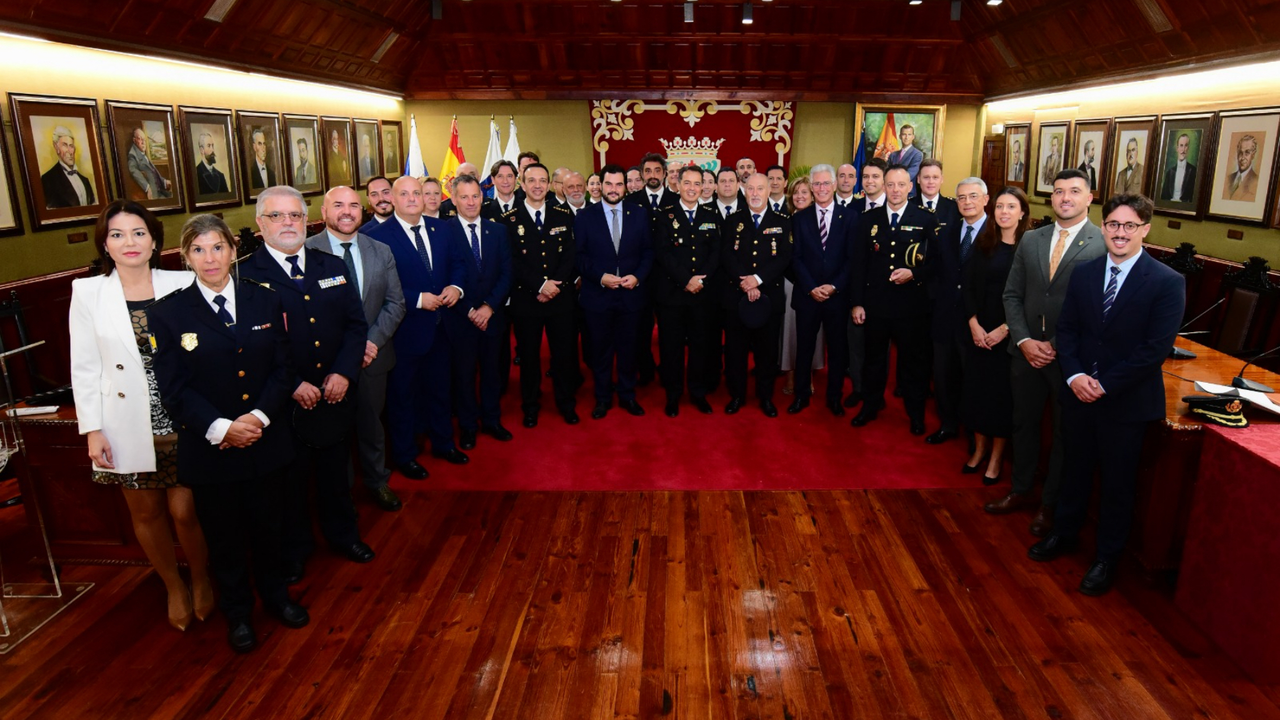 Homenaje Polic&iacute;a Nacional Puerto de la Cruz 2024-12-17 at 22