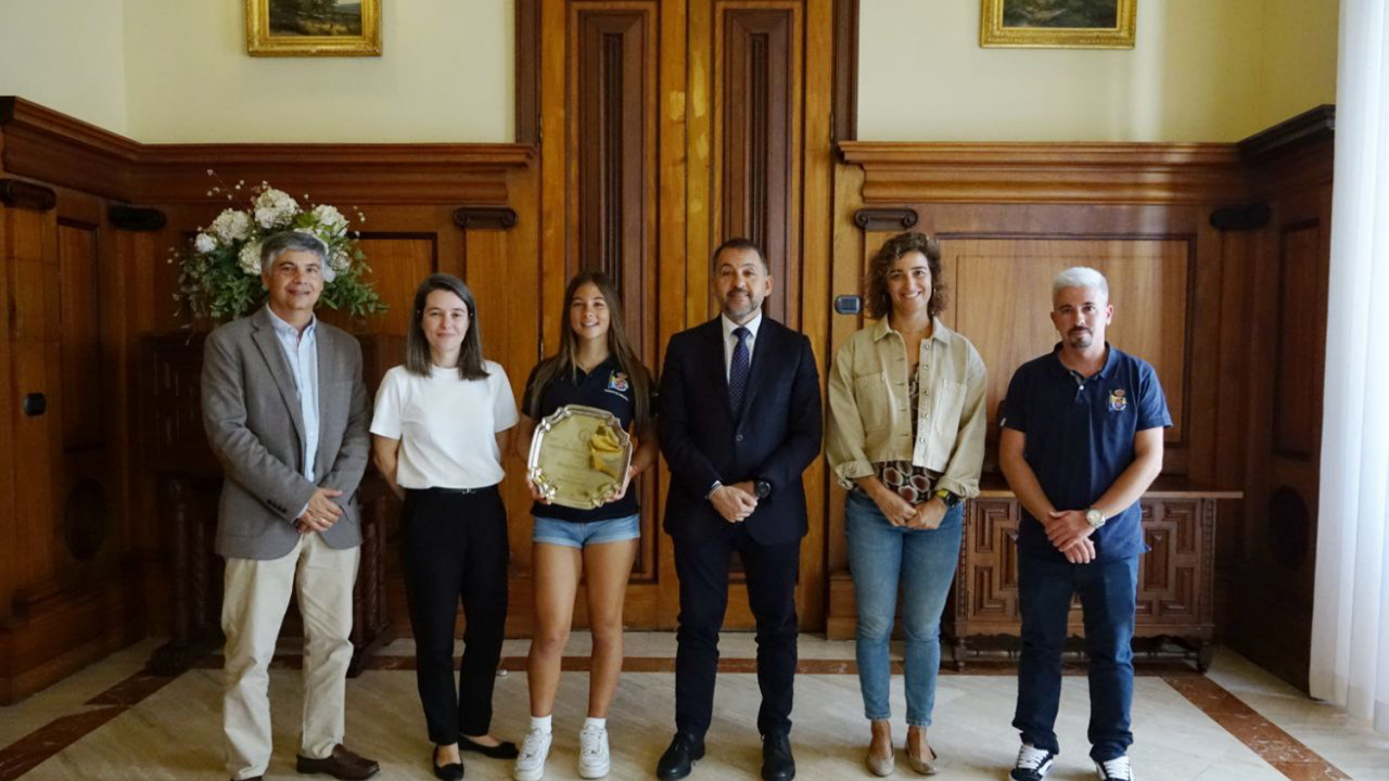 241228 Recepci&oacute;n a Marta Mansito(1)