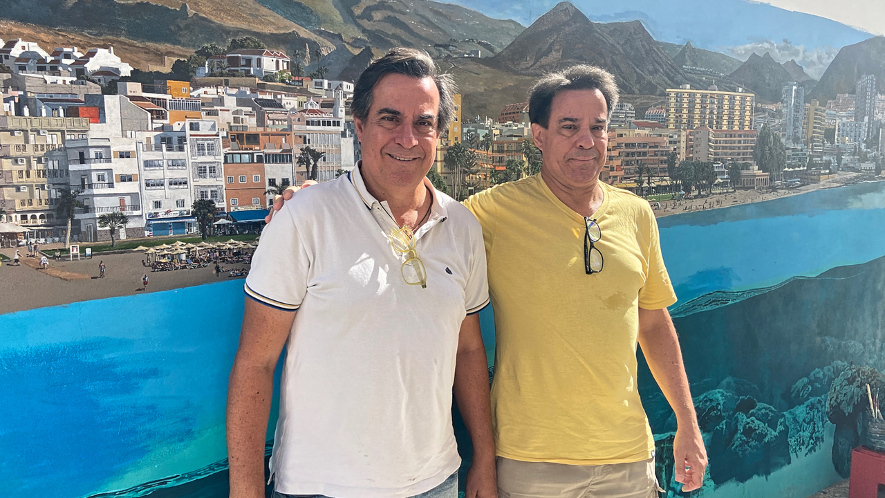 Los hermanos Ortega han realizado un minucioso mural de Los Cristianos