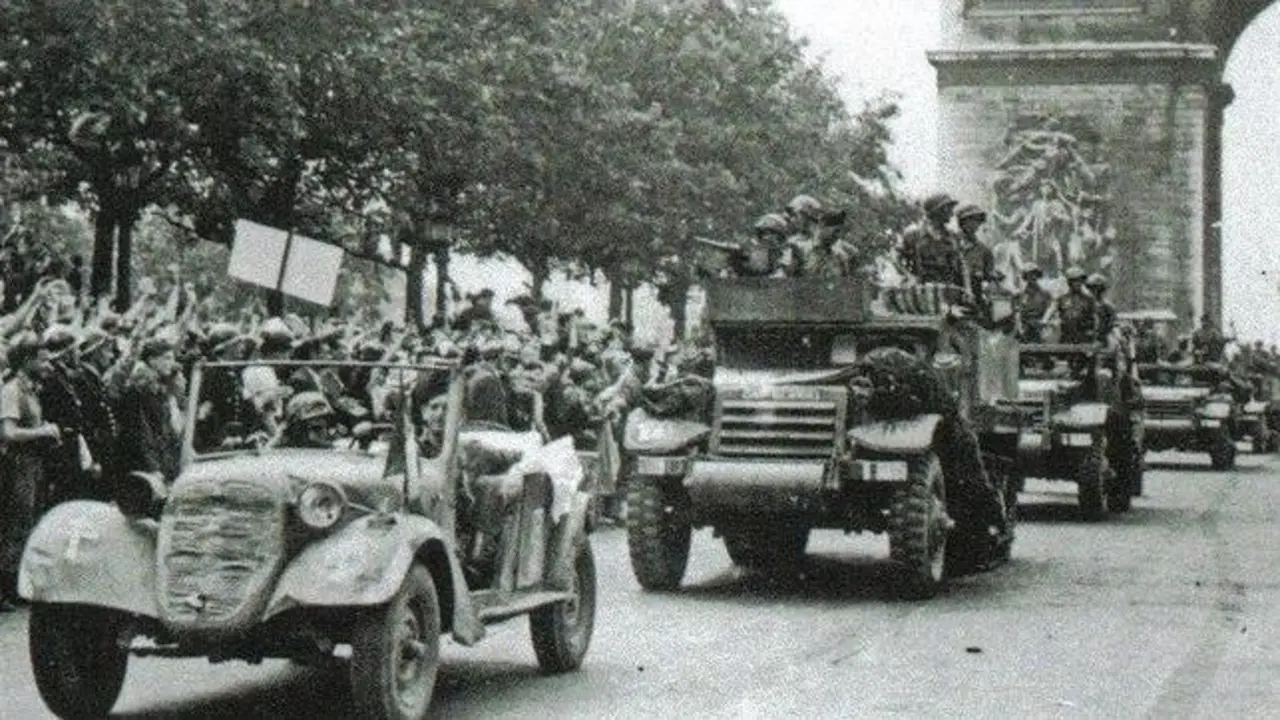 Los republicanos  espa&ntilde;oles durante la liberaci&oacute;n de Par&iacute;s.