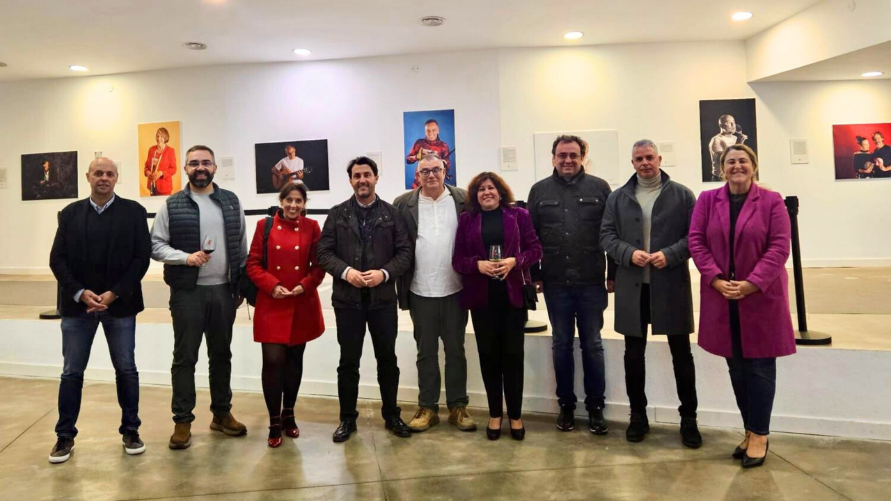 Enrique Acosta junto al Gobierno local(1)