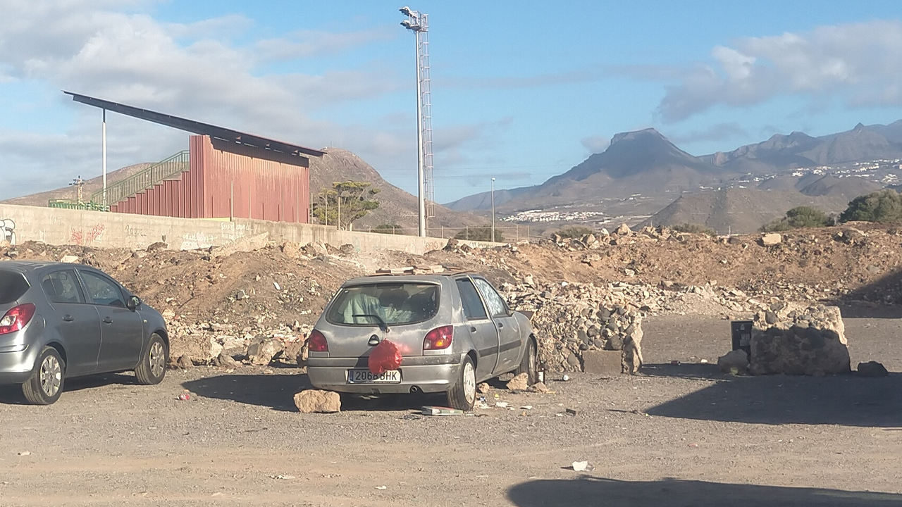Coche abandonado en El Fraile 103316(1)