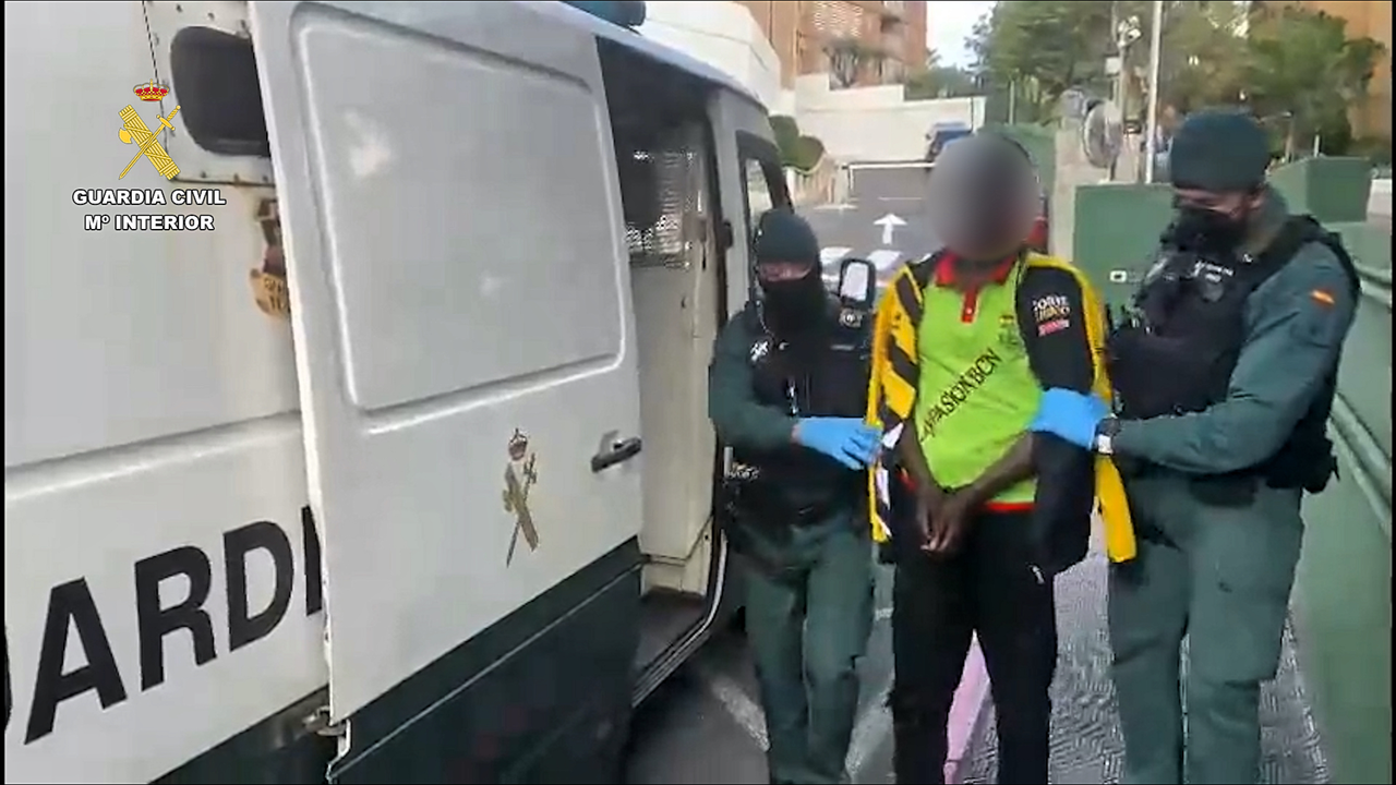 2025-02-19_detenci&oacute;n_patrones_cayuco_canarias_03(1)