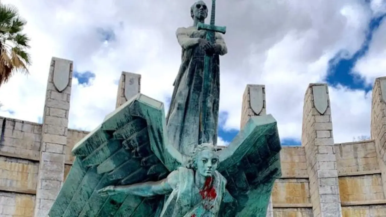 Monumento a la Victoria, la Paz o a Franco,  la obra de Juan de Avalos y sus distintos nombres