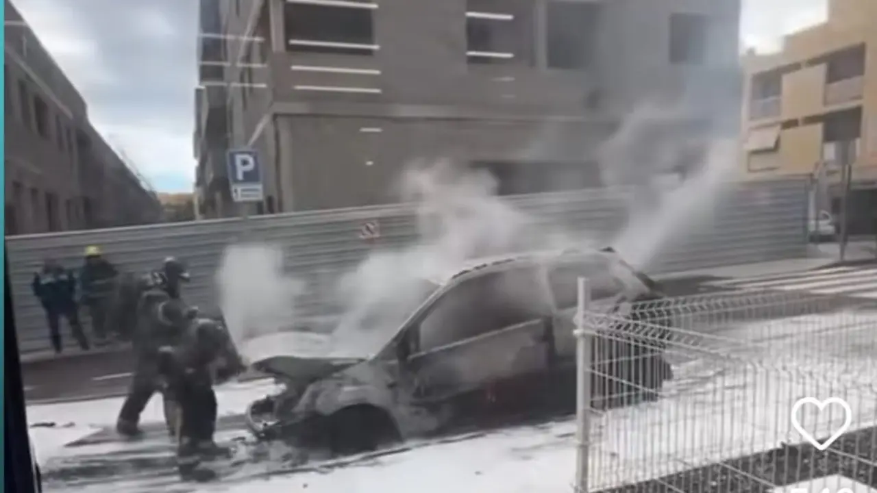 De nuevo reaparecen las quemas de coches en el sur de Tenerife