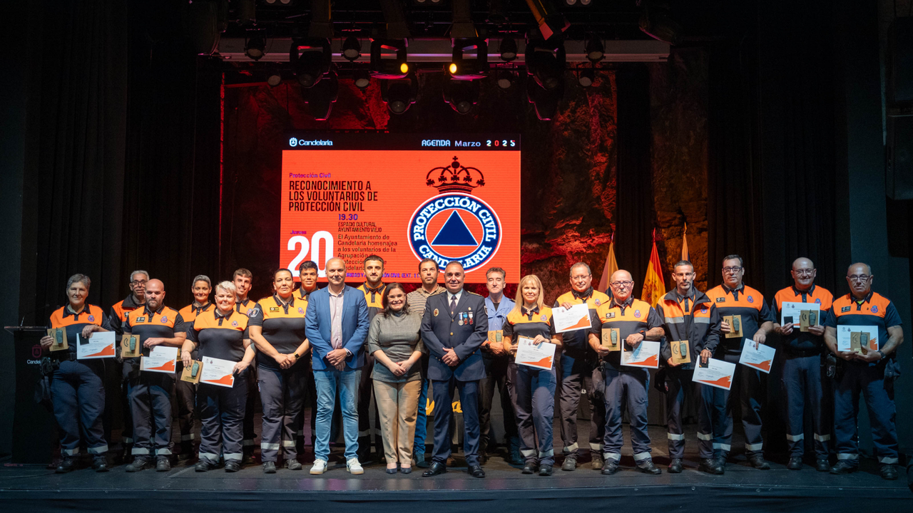 Homenaje protecci&oacute;n civil candelaria 93(1)