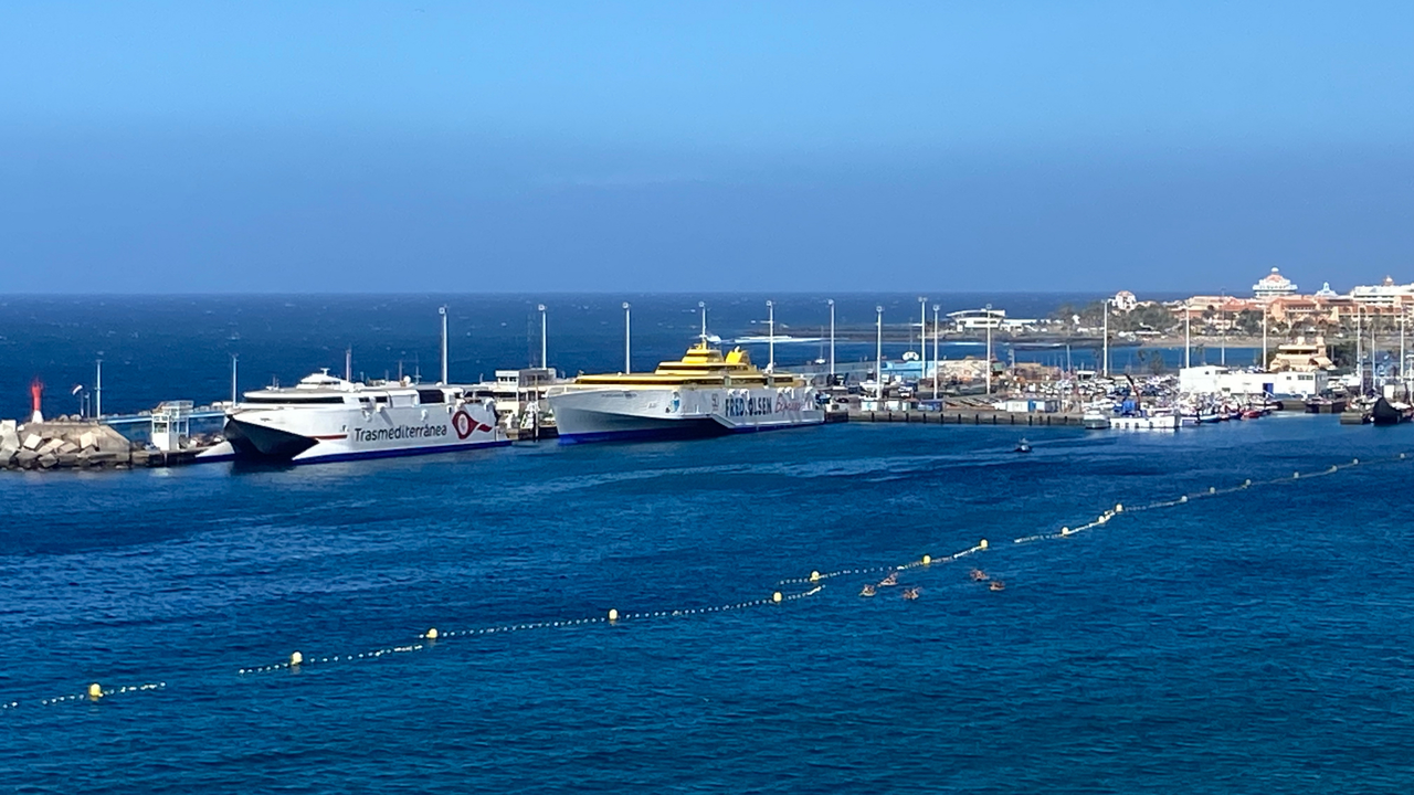 Puerto de Los Cristianos. Foto. Esteban P&eacute;rez