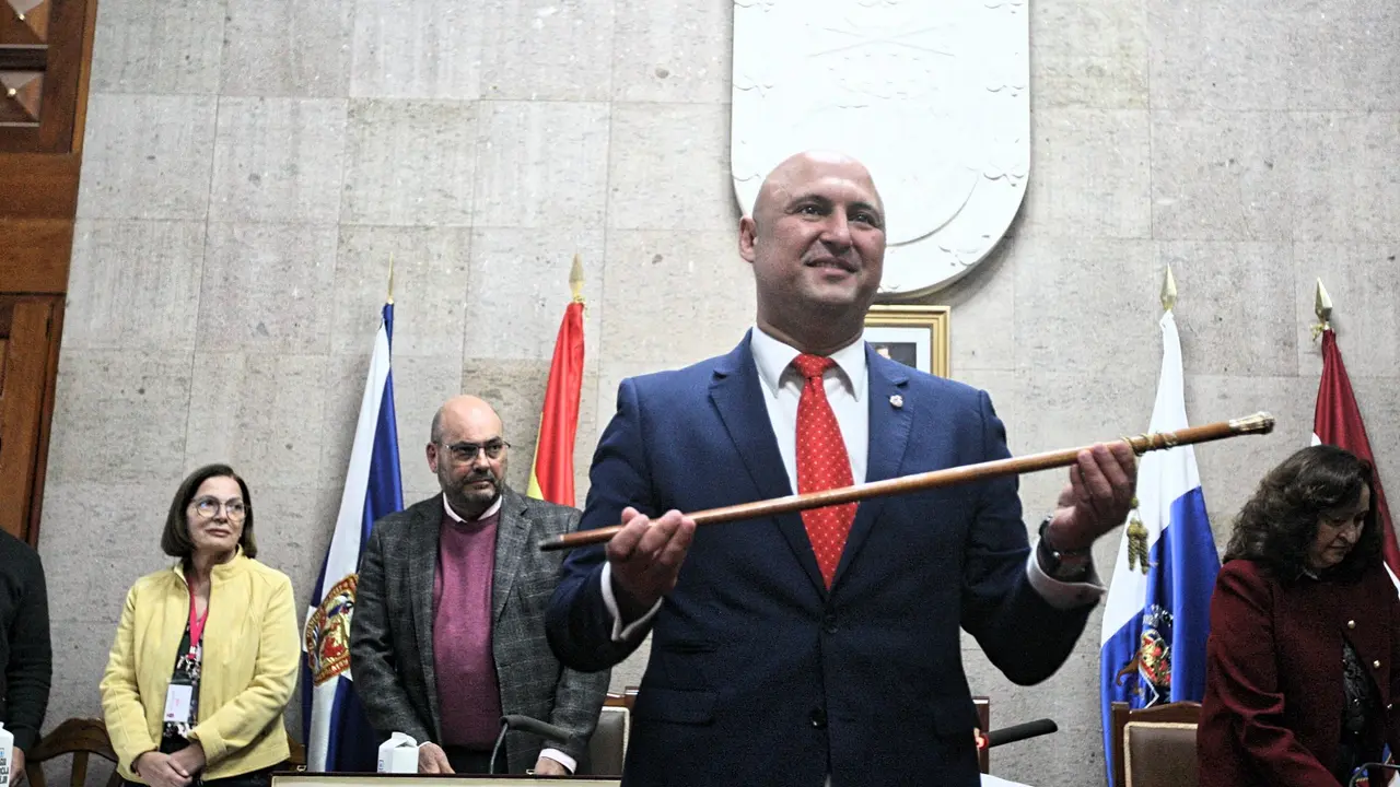 thumbnail_Pleno moción Granadilla R5978