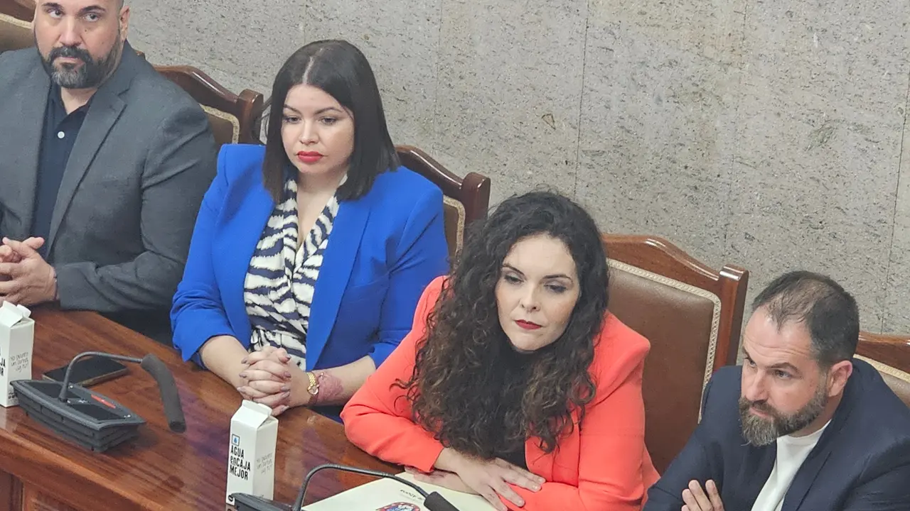 Bianca, junto a la exalcaldesa Jennifer MIranda, a la que se mantiene fiel.
