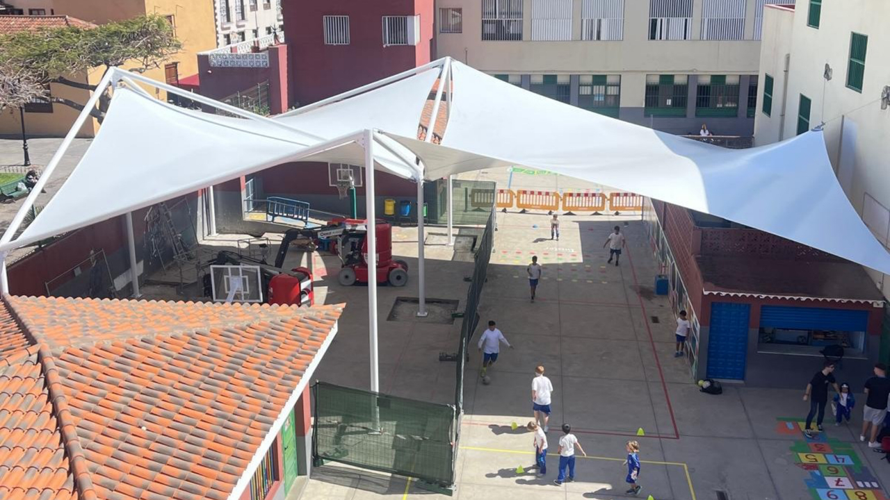 Nueva cubierta textil del CEIP Tom&aacute;s de Iriarte(1)