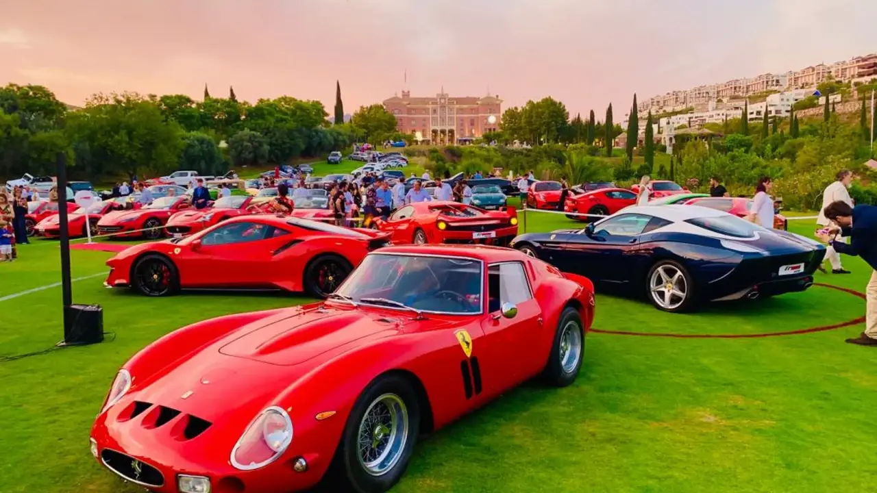 Los coches m&aacute;s lujosos, modernos y cl&aacute;sicos, se ver&aacute;n sobre el c&eacute;sped de Amarilla Golf.