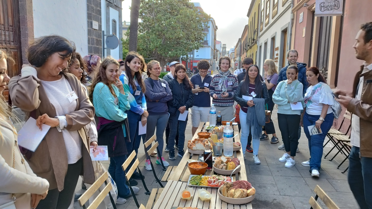 La Laguna WALK AND TALK 2