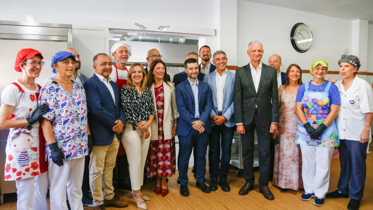 El Ministerio de Derechos Sociales y Consumo reconoce a este proyecto como iniciativa de referencia en la elaboraci&oacute;n del Real Decreto de Comedores Escolares Saludables y Sostenibles aprobado esta semana