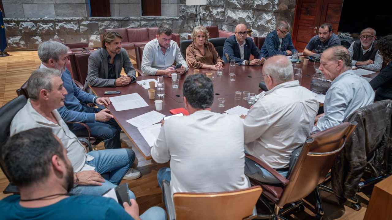 16042025-reunion-patronales-sindicatos-Presidencia7
