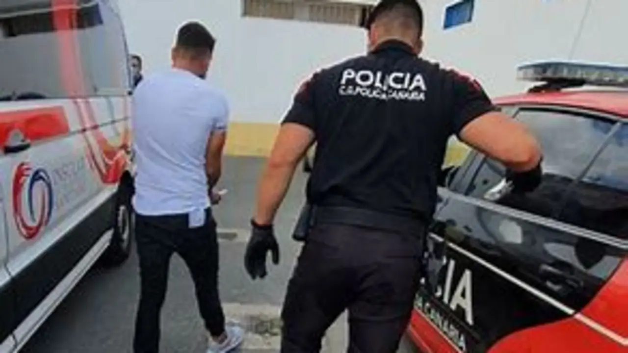 La Policia Canaria detuvo a dos personas por violencia dom&eacute;tica, una mujer y un hombre