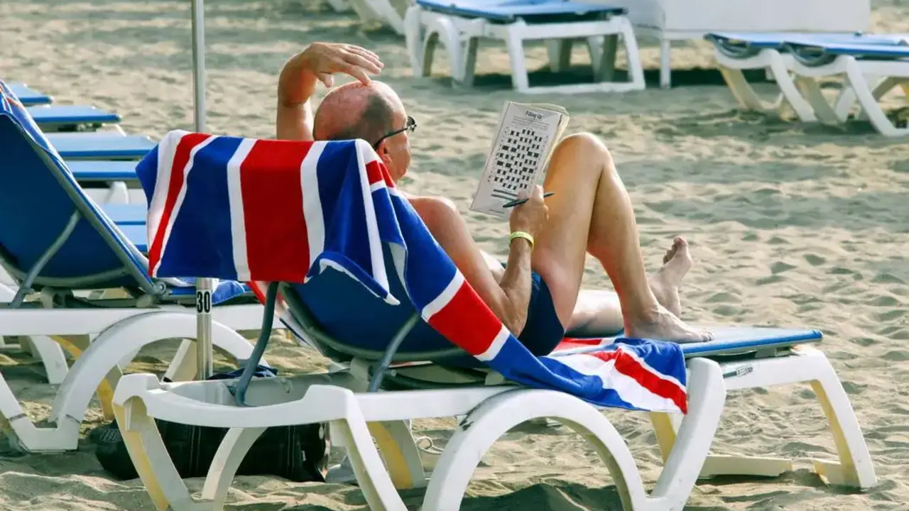 Los visitantes ingleses bajar&aacute;n este verano en Tenerife