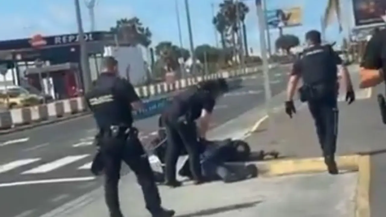 Los agentes trataron de reanimar al presunto atracador, sin &eacute;xito.