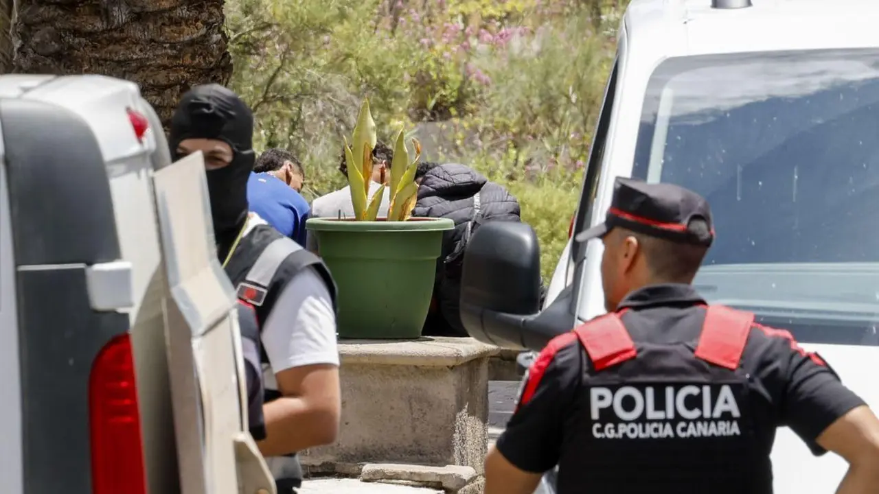 El registro del centro llevado acabo por la Polic&iacute;a Canaria