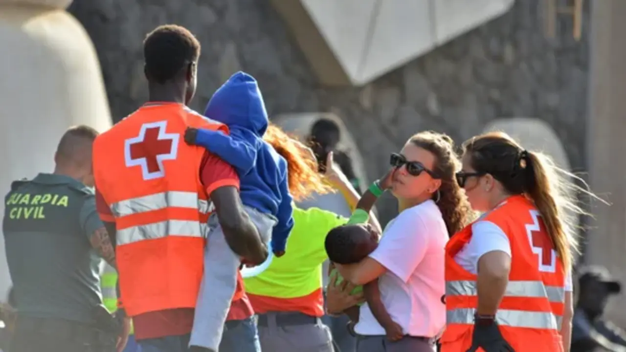 Canarias est&aacute; m&aacute;s que saturado con cinco mil menores no acompa&ntilde;ados