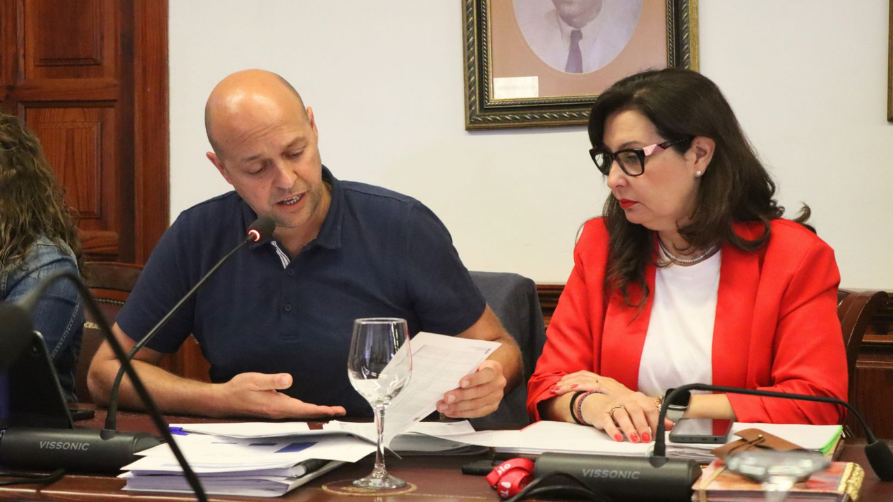 EDUARDO D&Aacute;VILA durante su intervenci&oacute;n en la sesi&oacute;n plenaria del pasado 5 de junio de 2025_ Tacoronte(1)