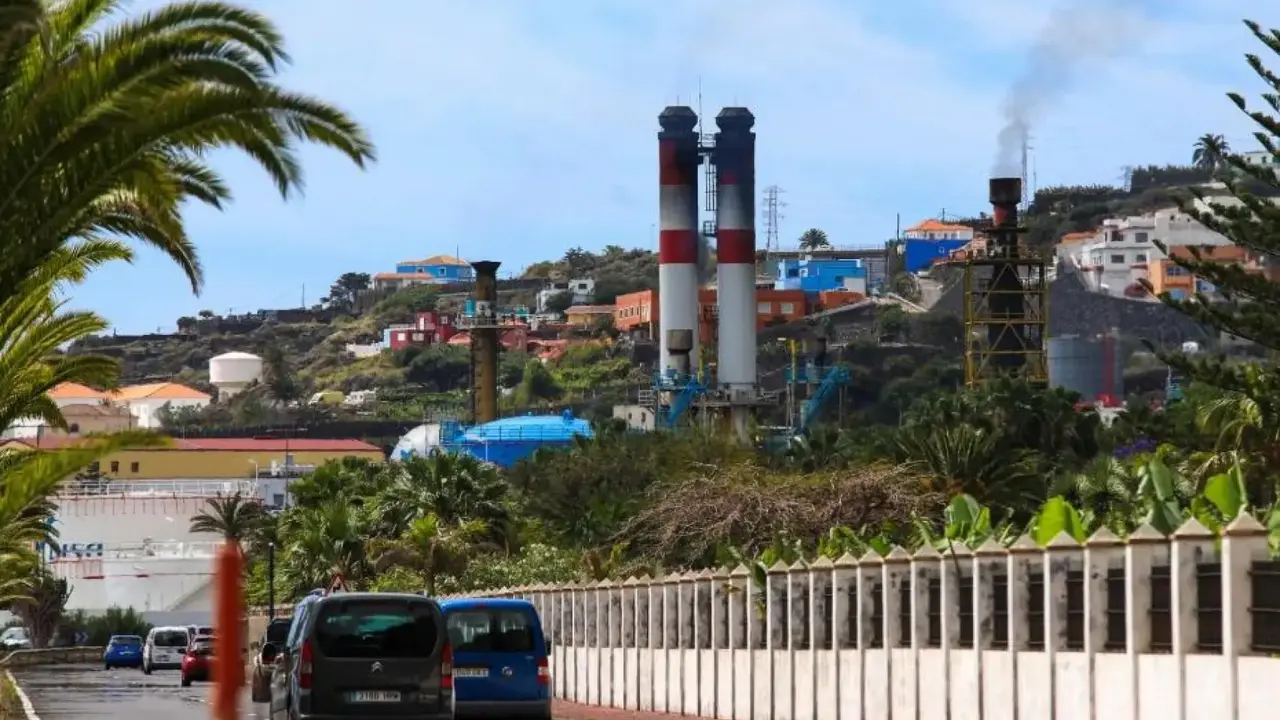 Central el&eacute;ctrica de Los Guinchos, en Bre&ntilde;a Alta