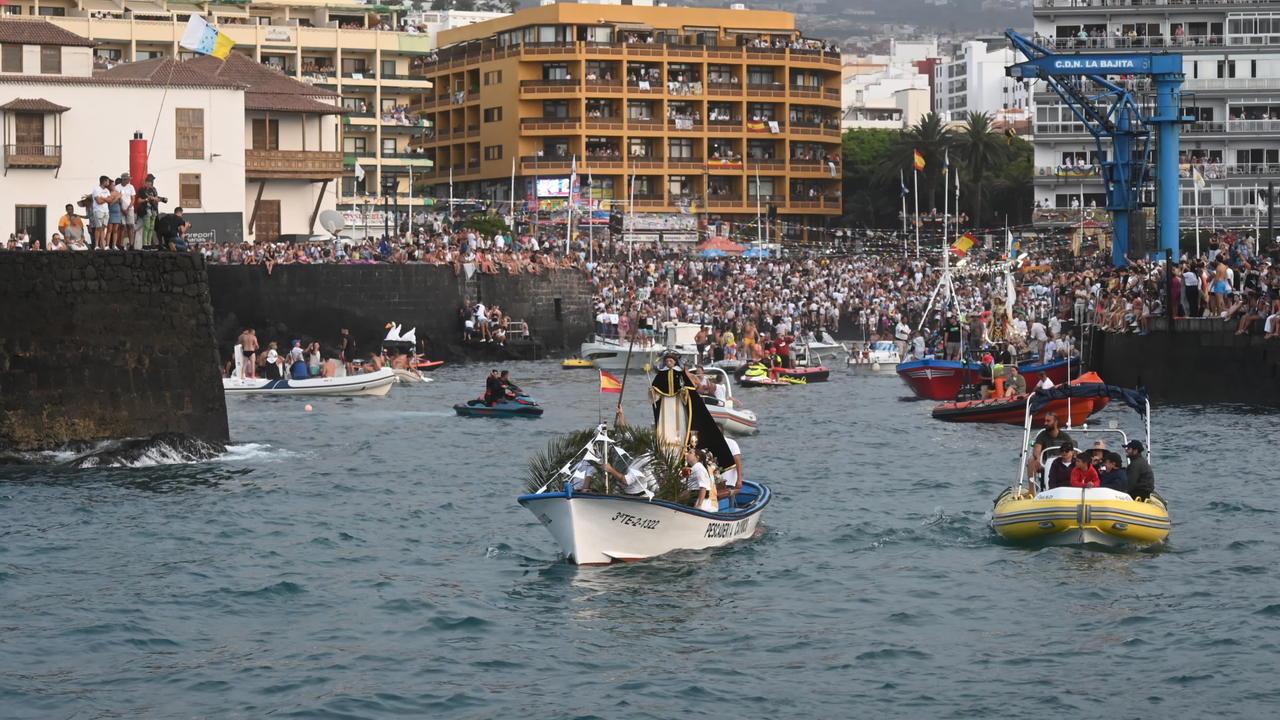 NP La Virgen del Carmen y San Telmo se embarcan un a&ntilde;o m&aacute;s en el Puerto de la Cruz (1)