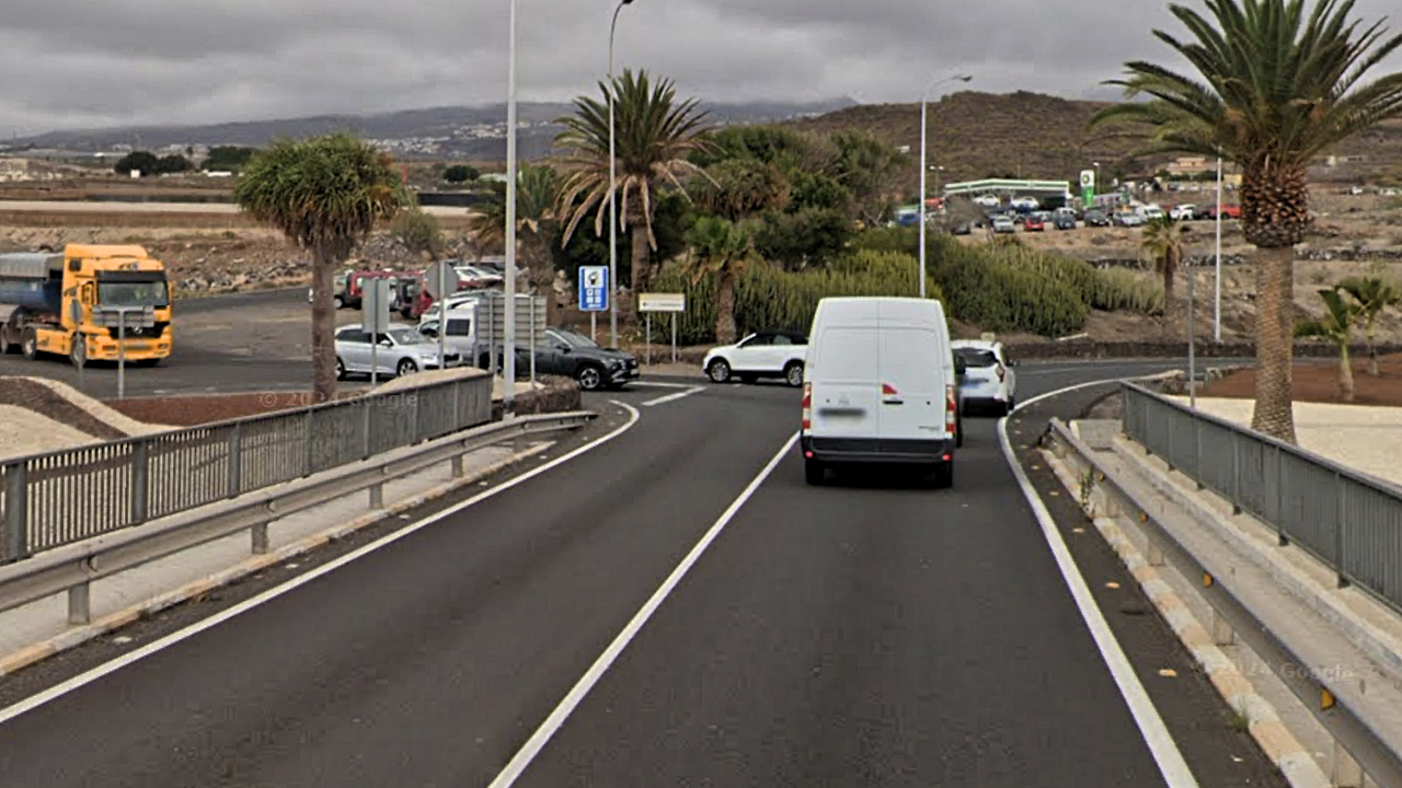 Que prohibido girar a la izquierda en el puente del aeropuerto TF Sur