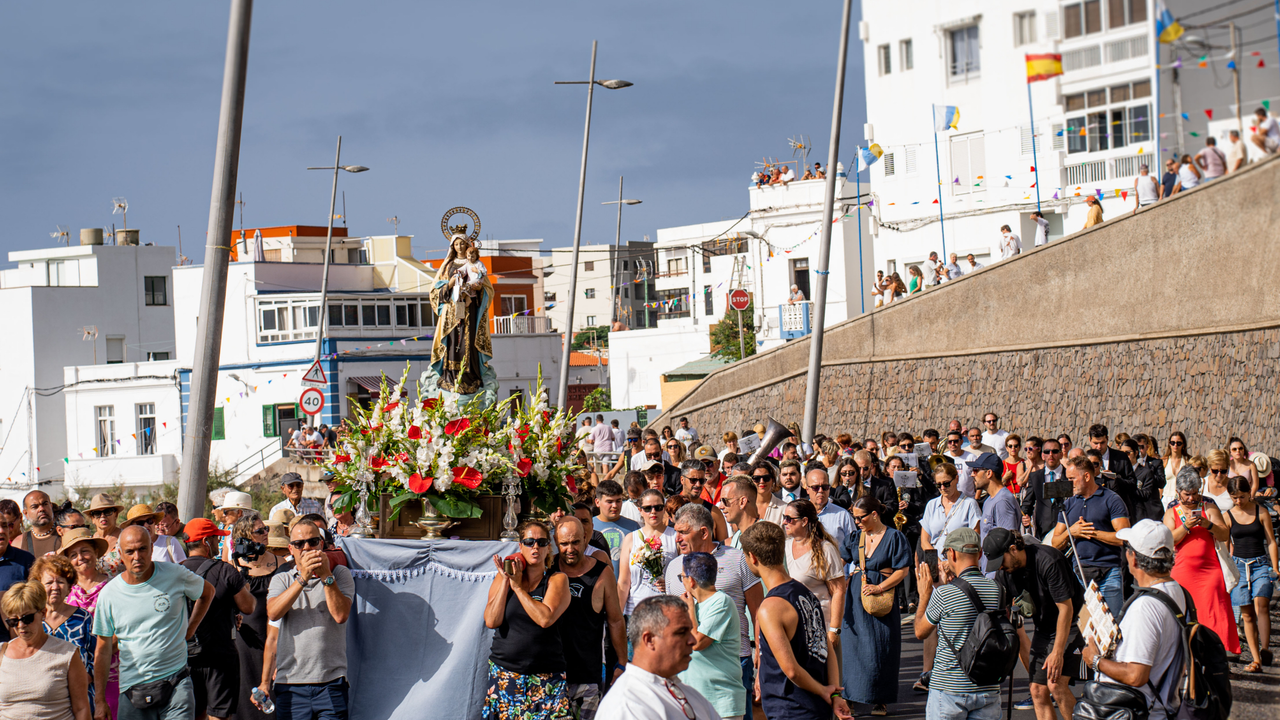 Embarcaci&oacute;n de la Virgen del Carmen el Punta del Hidalgo 5547(1)