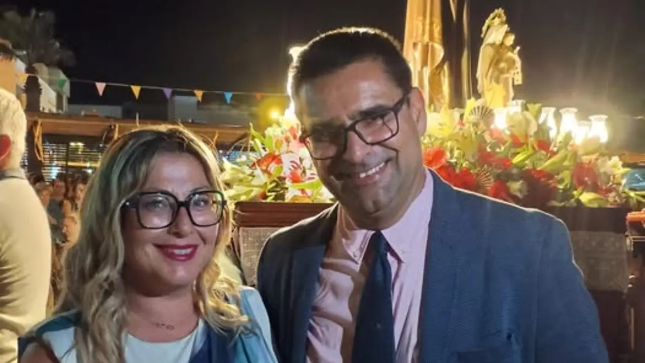 Patricia Encinoso y Jos&eacute; Miguel Hern&aacute;ndez, los dos ediles expedientados por el PSOE.
