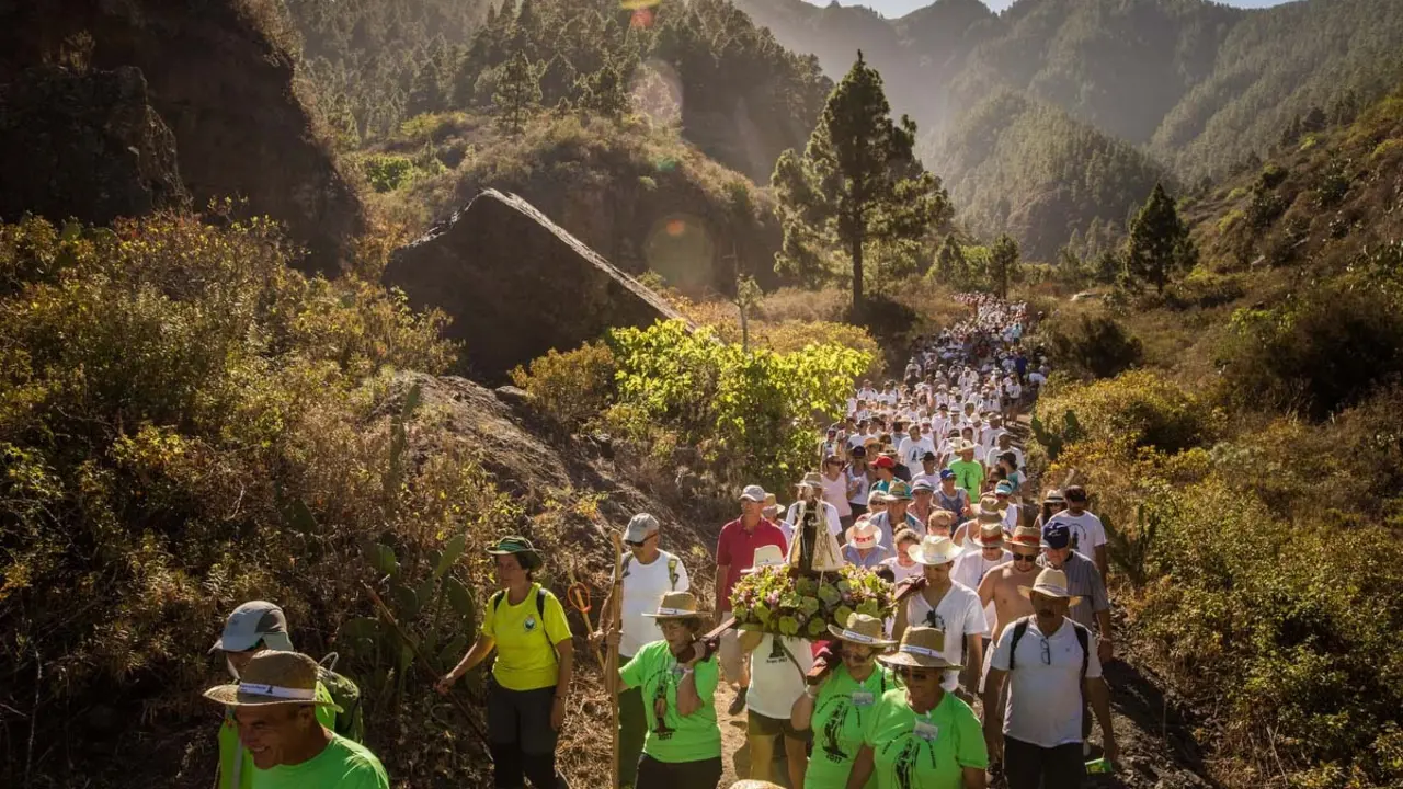 La singular romer&iacute;a de San-Agust&iacute;n de las Madres en el barranco de A&ntilde;avingo.