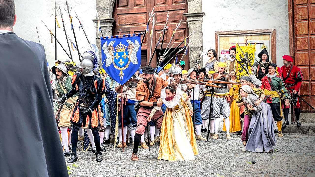 Foto instante de la acci&oacute;n en la plaza de Santo Domingo(1)