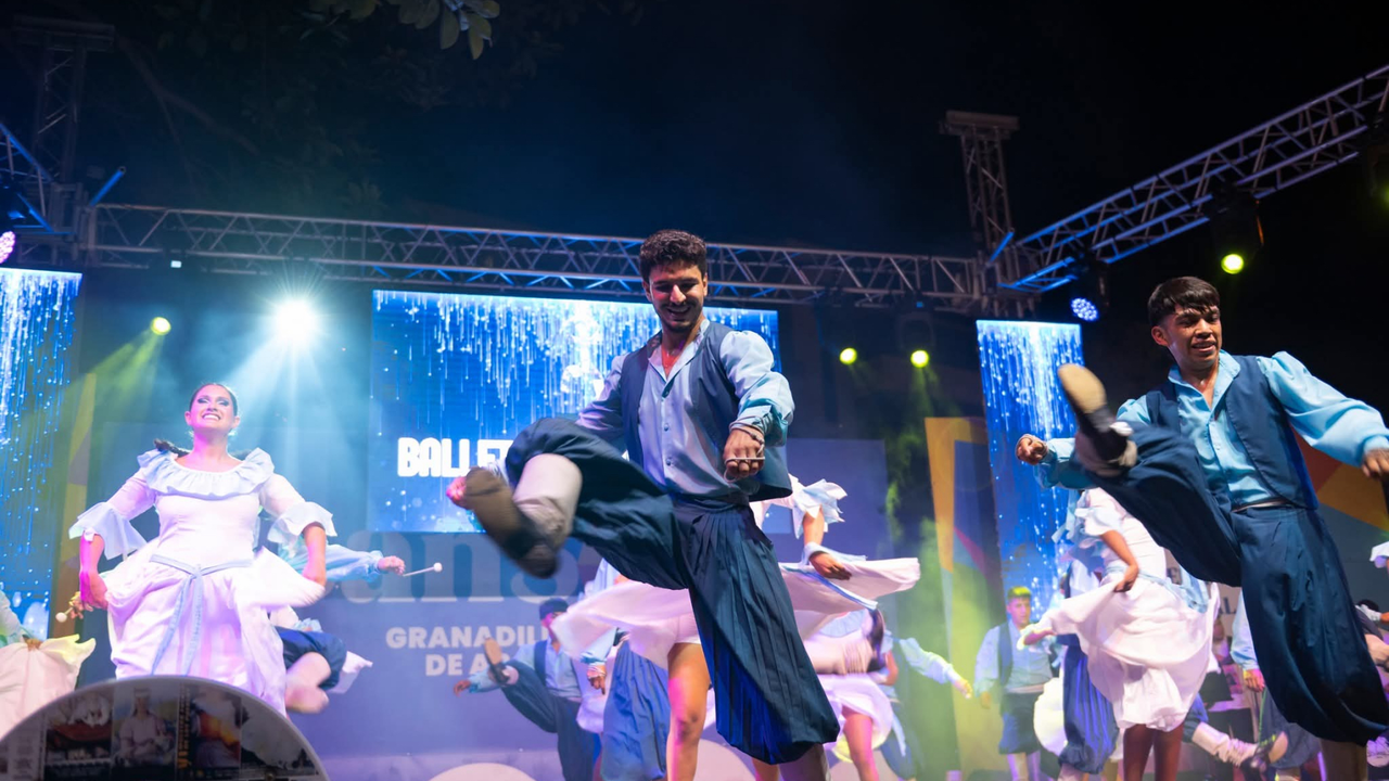 M&eacute;dano muestra folklorica de los pueblos Ballet Argentino(1)