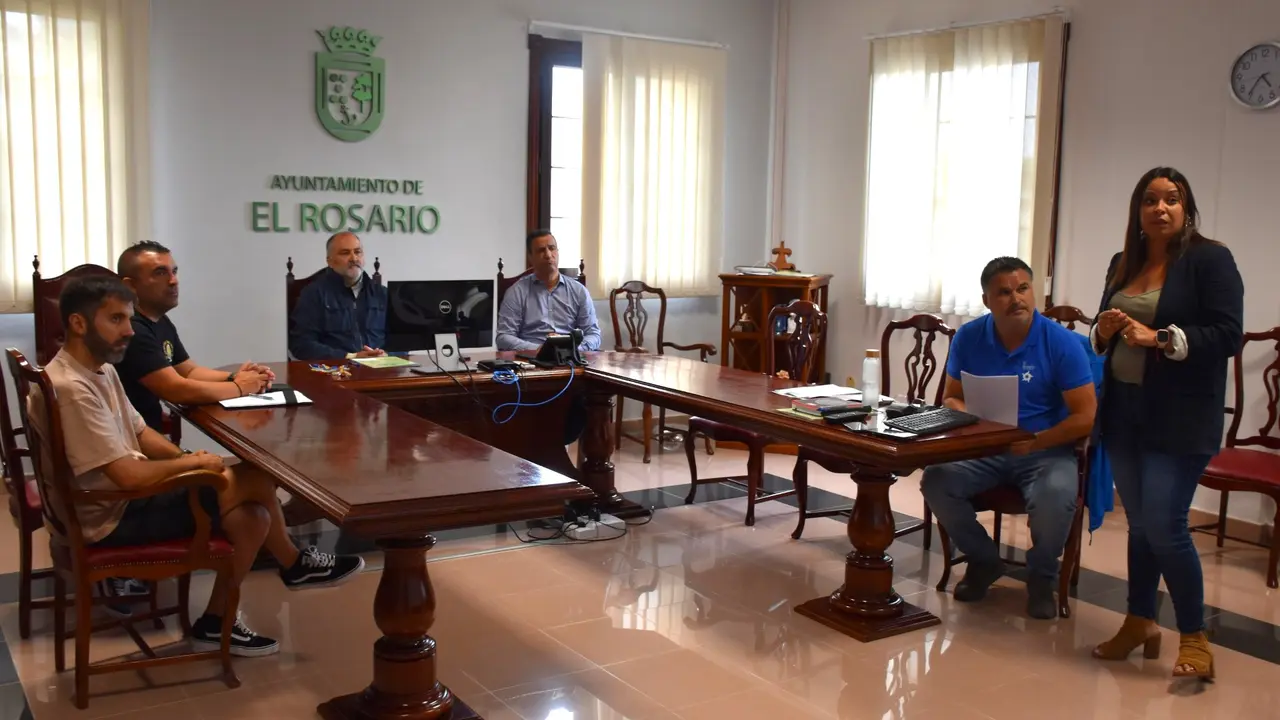Reuni&oacute;n de Escol&aacute;stico Gil con un sindicato  de Funcionarios de Prisiones